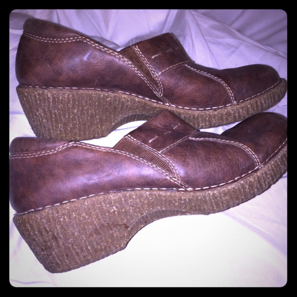 EUC Brown Leather Clarks Artisan Shoes 8.5